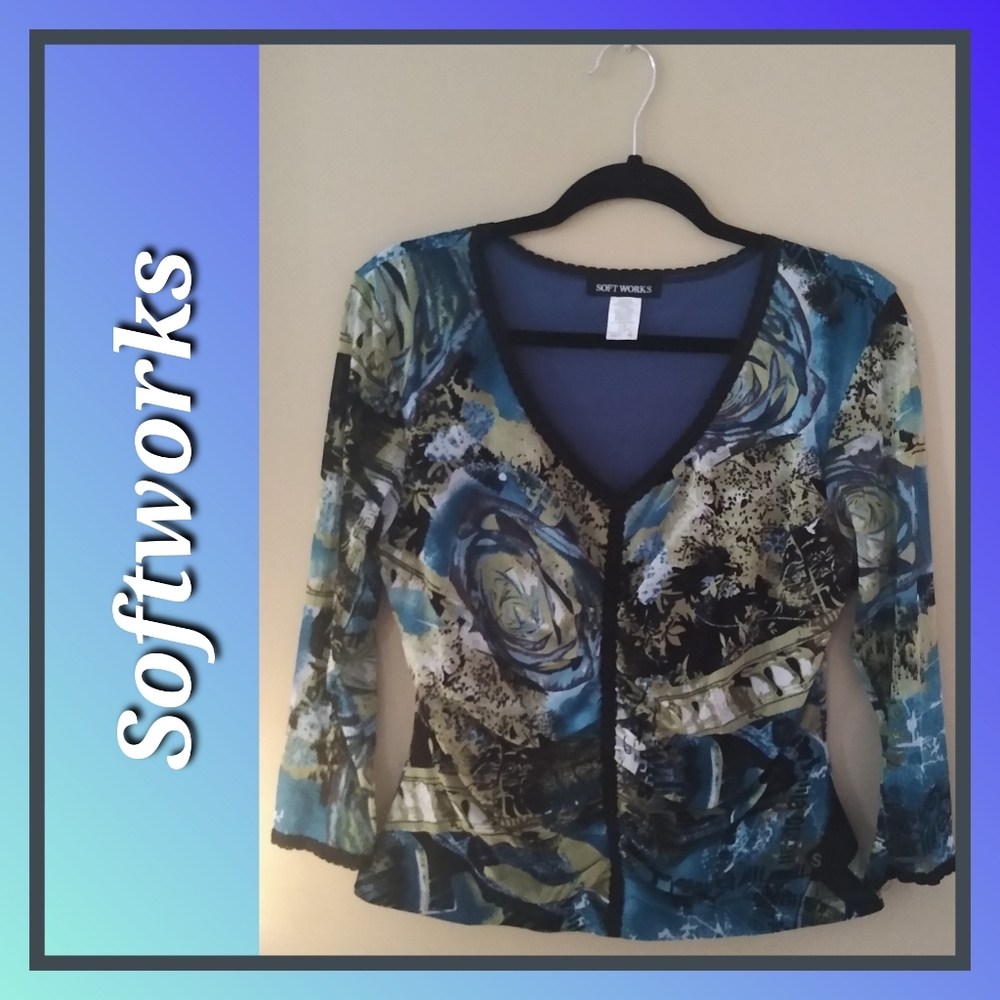 ❗ 2/$12 FINAL❗Like New Softworks L/S Top